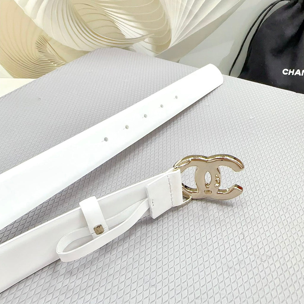 CHANEL 30MM BELT IN WHITE SHINNY CALFSKIN WHITE LOGO