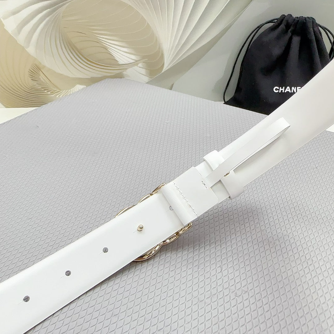 CHANEL 30MM BELT IN WHITE SHINNY CALFSKIN WHITE LOGO