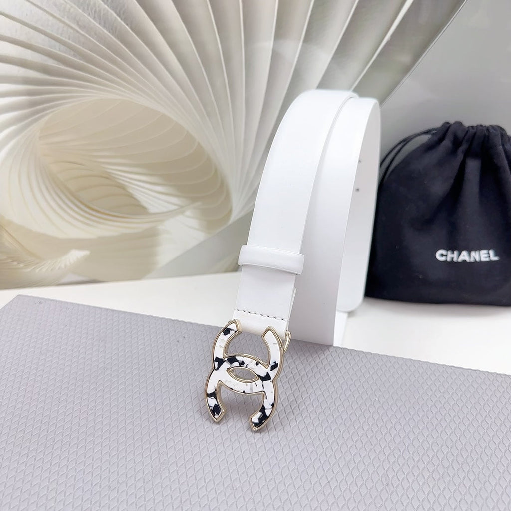 CHANEL 30MM BELT IN WHITE SHINNY CALFSKIN WHITE LOGO