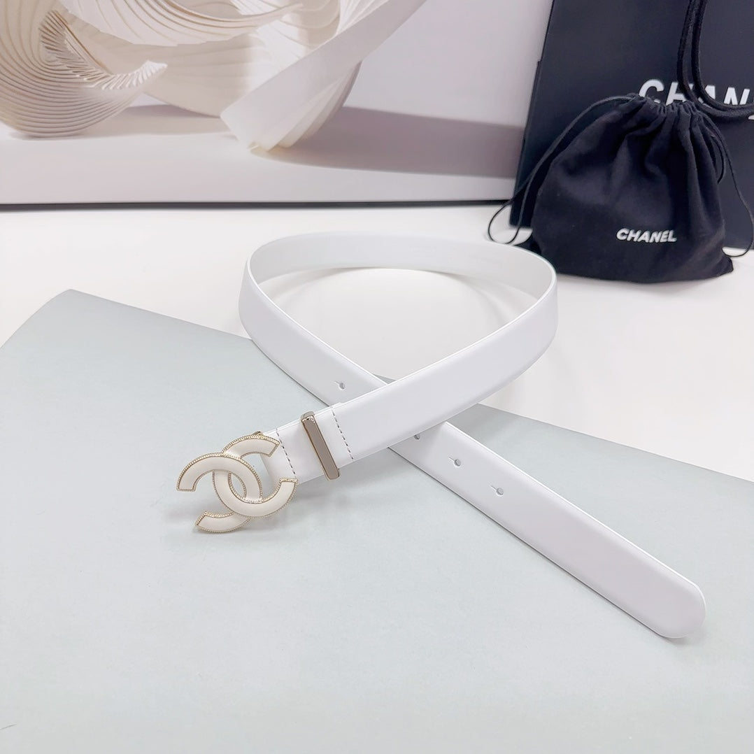 CHANEL 30MM BELT IN WHITE SMOOTH CALFSKIN METAL HARDWARE