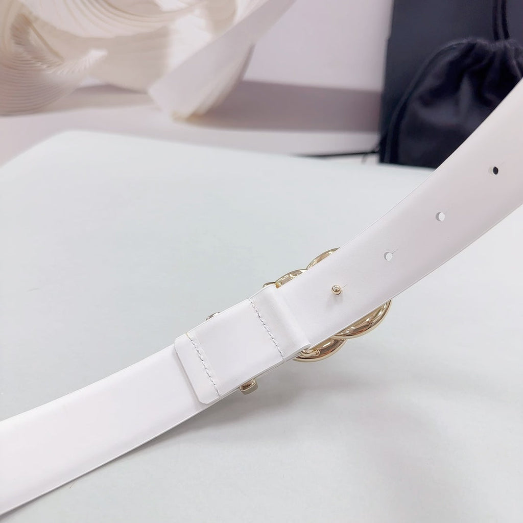 CHANEL 30MM BELT IN WHITE SMOOTH CALFSKIN METAL HARDWARE