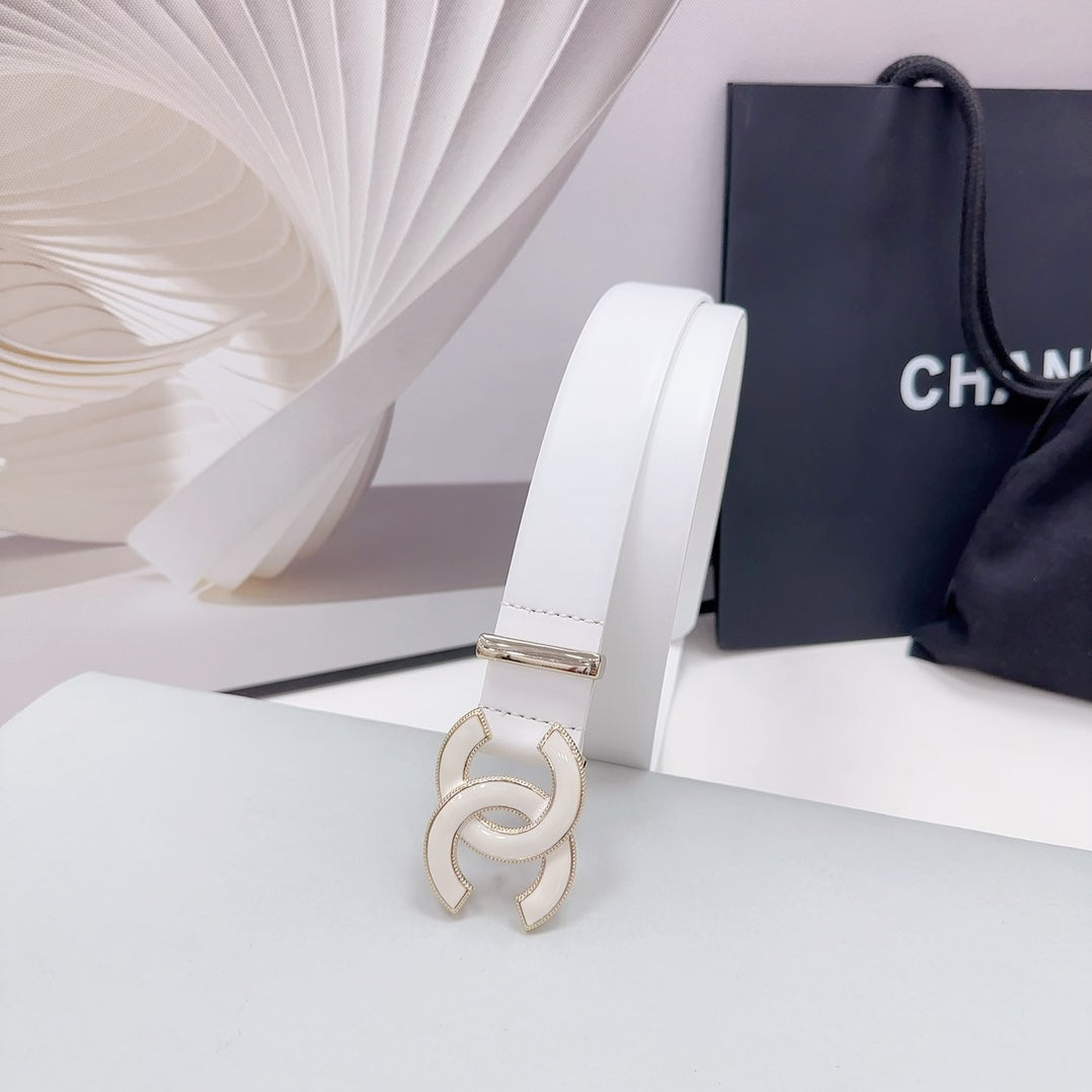 CHANEL 30MM BELT IN WHITE SMOOTH CALFSKIN METAL HARDWARE
