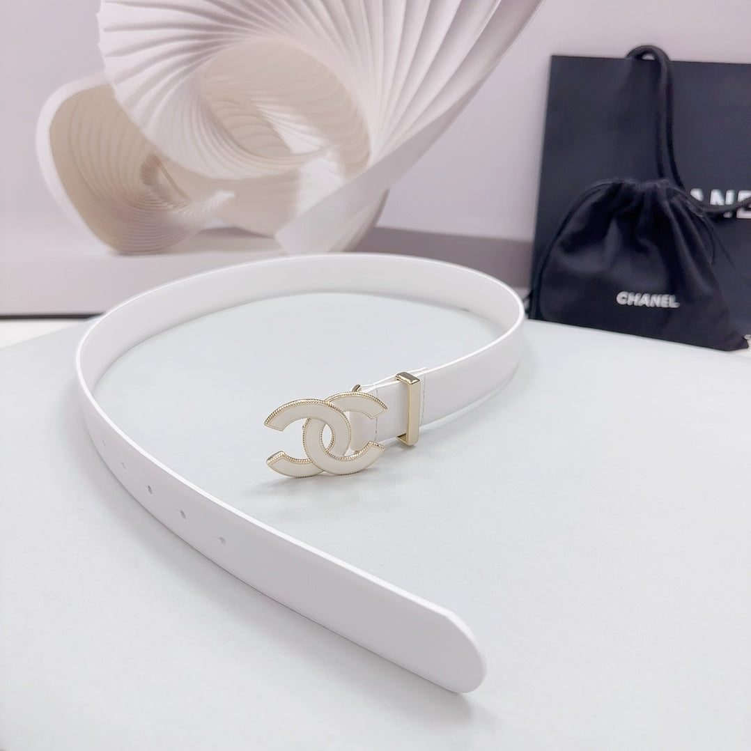CHANEL 30MM BELT IN WHITE SMOOTH CALFSKIN METAL HARDWARE