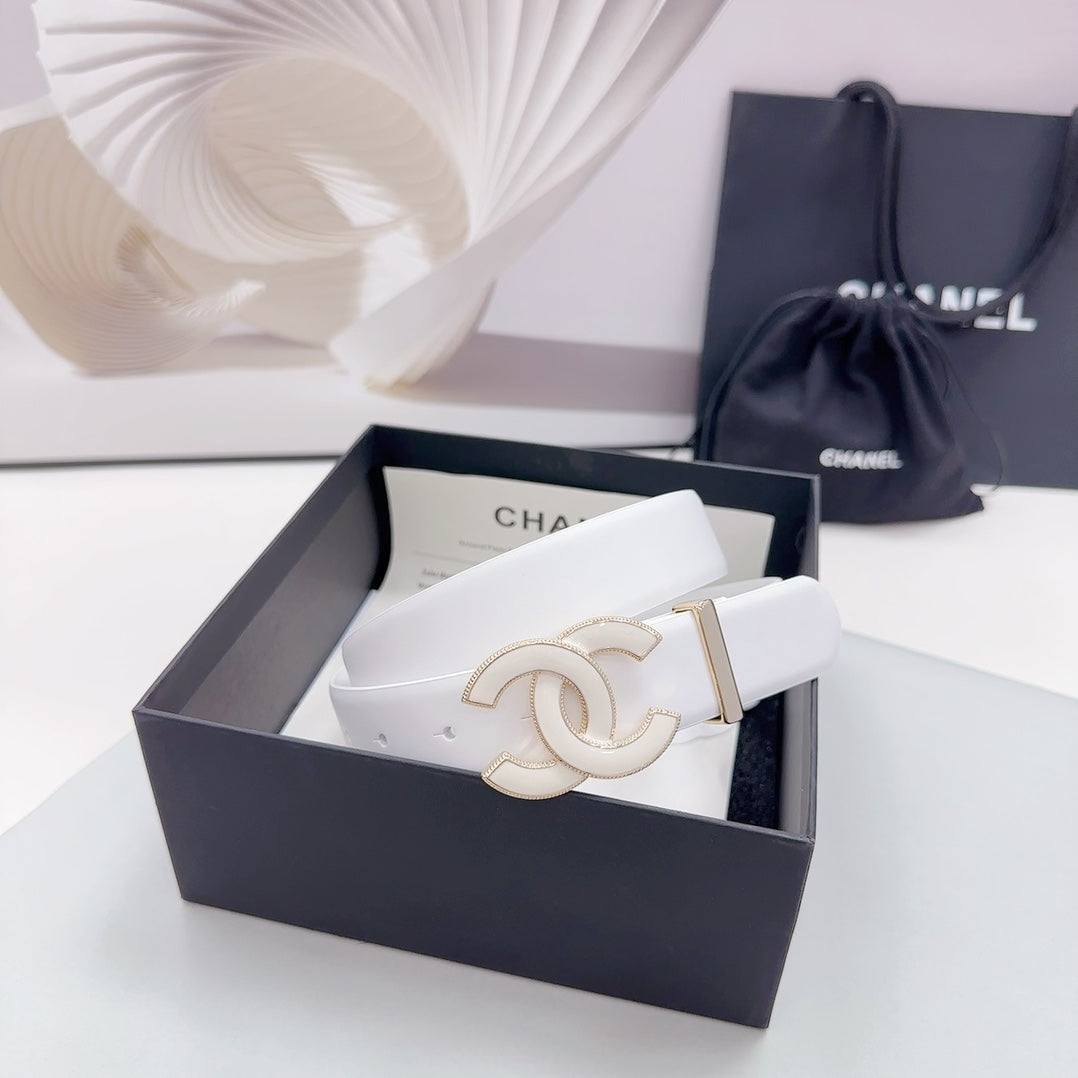 CHANEL 30MM BELT IN WHITE SMOOTH CALFSKIN METAL HARDWARE