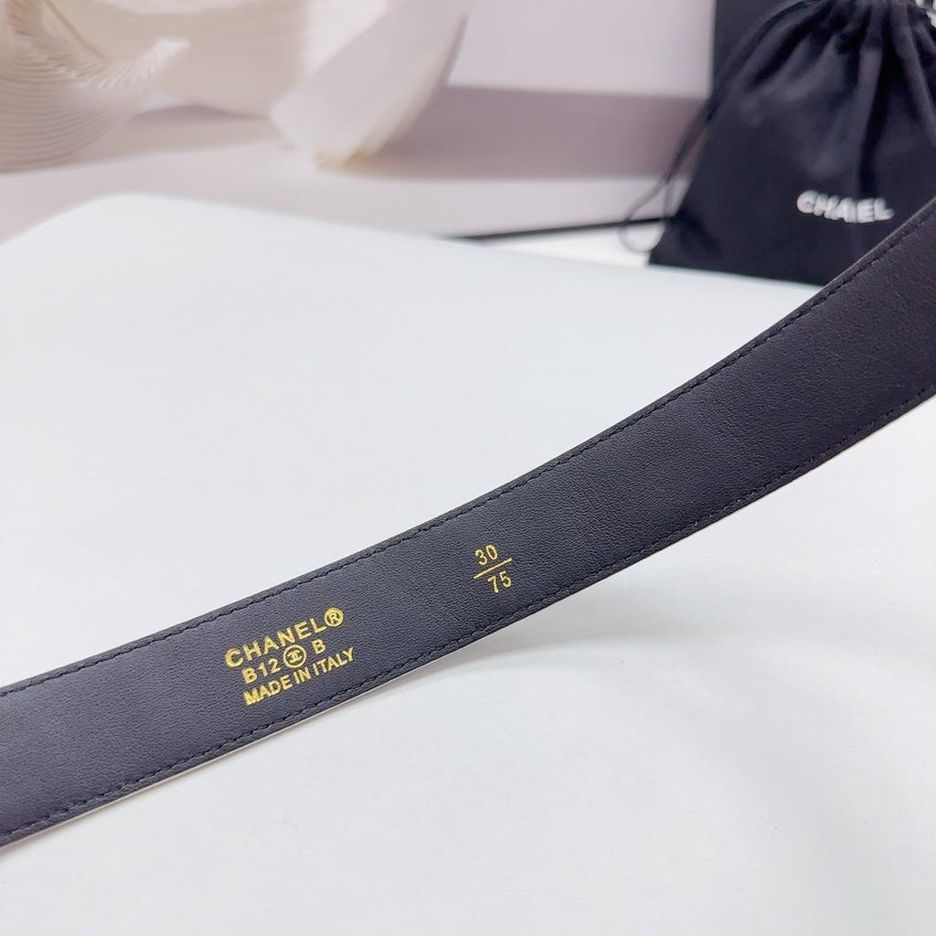 CHANEL 30MM BELT IN WHITE EMBROIDERED CALFSKIN METAL HARDWARE