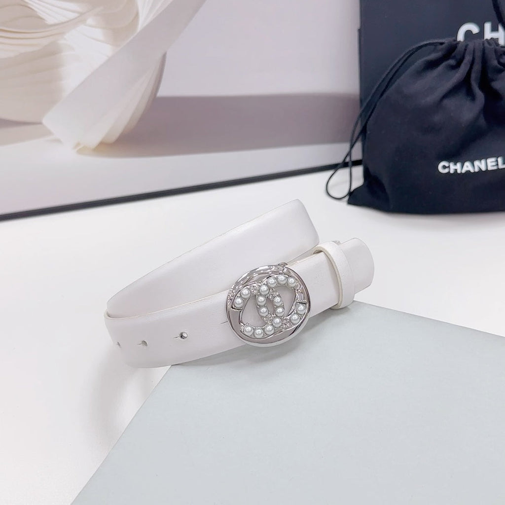 CHANEL 30MM BELT IN WHITE CALFSKIN SILVER HARDWARE ATTACH PEARLS