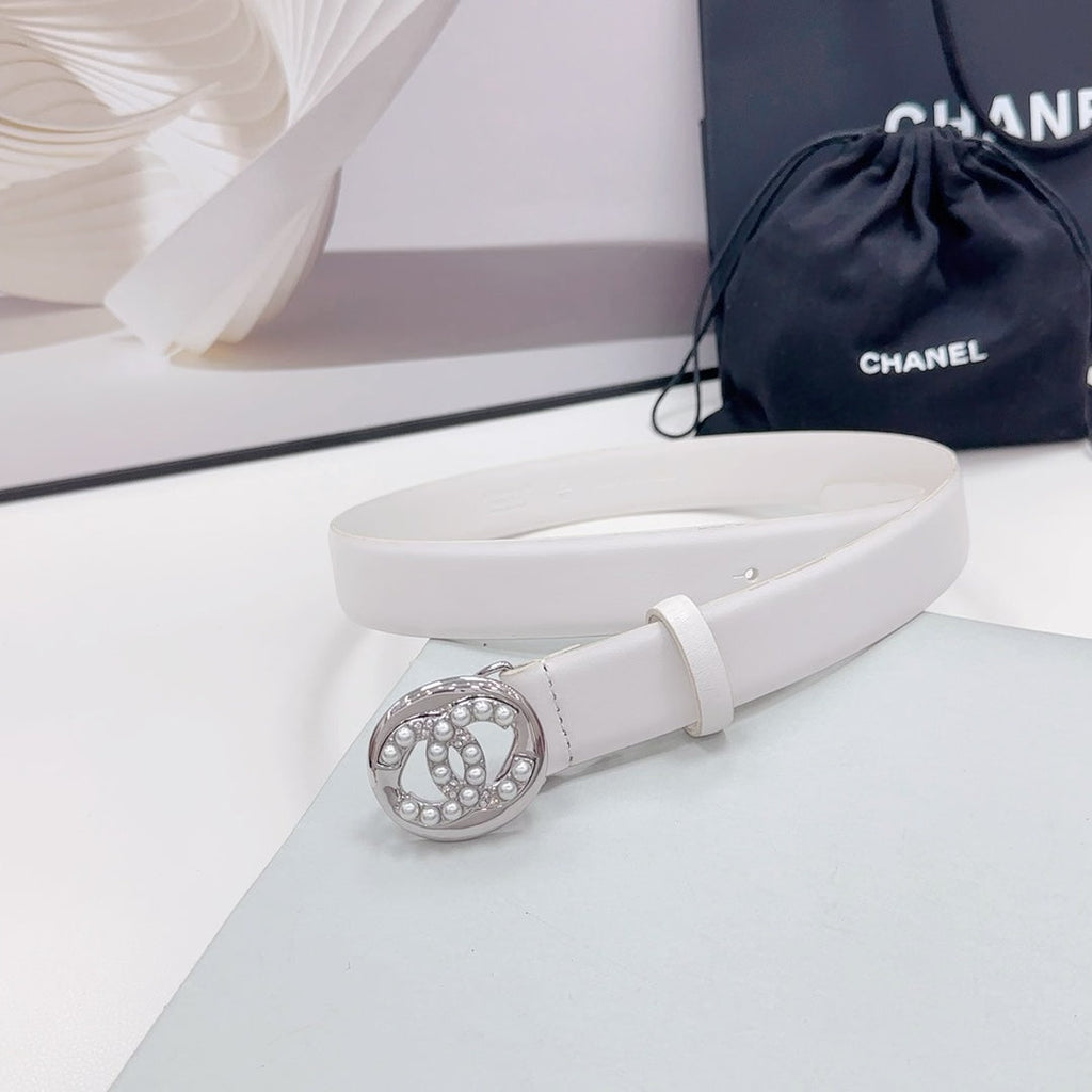 CHANEL 30MM BELT IN WHITE CALFSKIN SILVER HARDWARE ATTACH PEARLS
