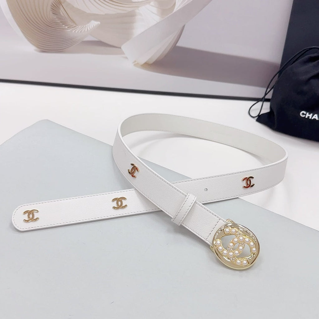 CHANEL 30MM BELT IN WHITE CALFSKIN GOLD HARDWARE ATTACH PEARLS