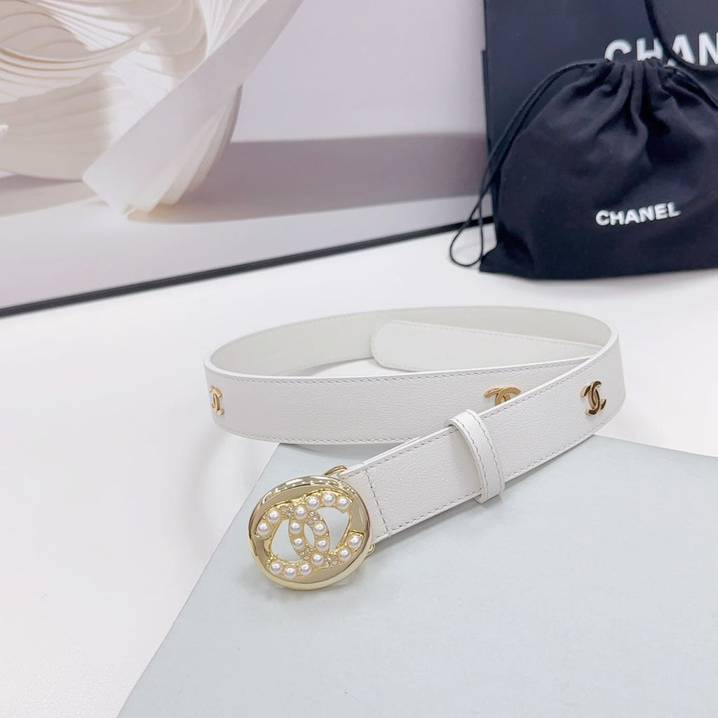 CHANEL 30MM BELT IN WHITE CALFSKIN GOLD HARDWARE ATTACH PEARLS