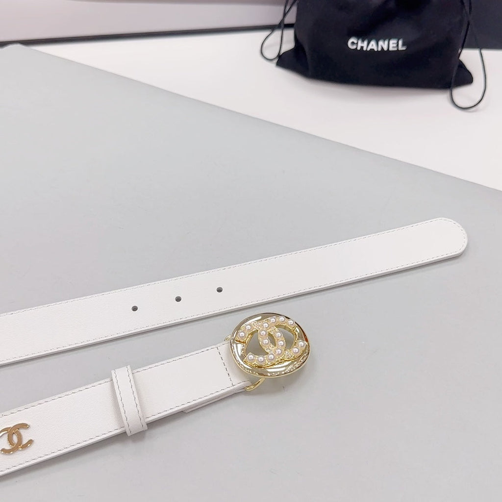 CHANEL 30MM BELT IN WHITE CALFSKIN GOLD HARDWARE ATTACH PEARLS