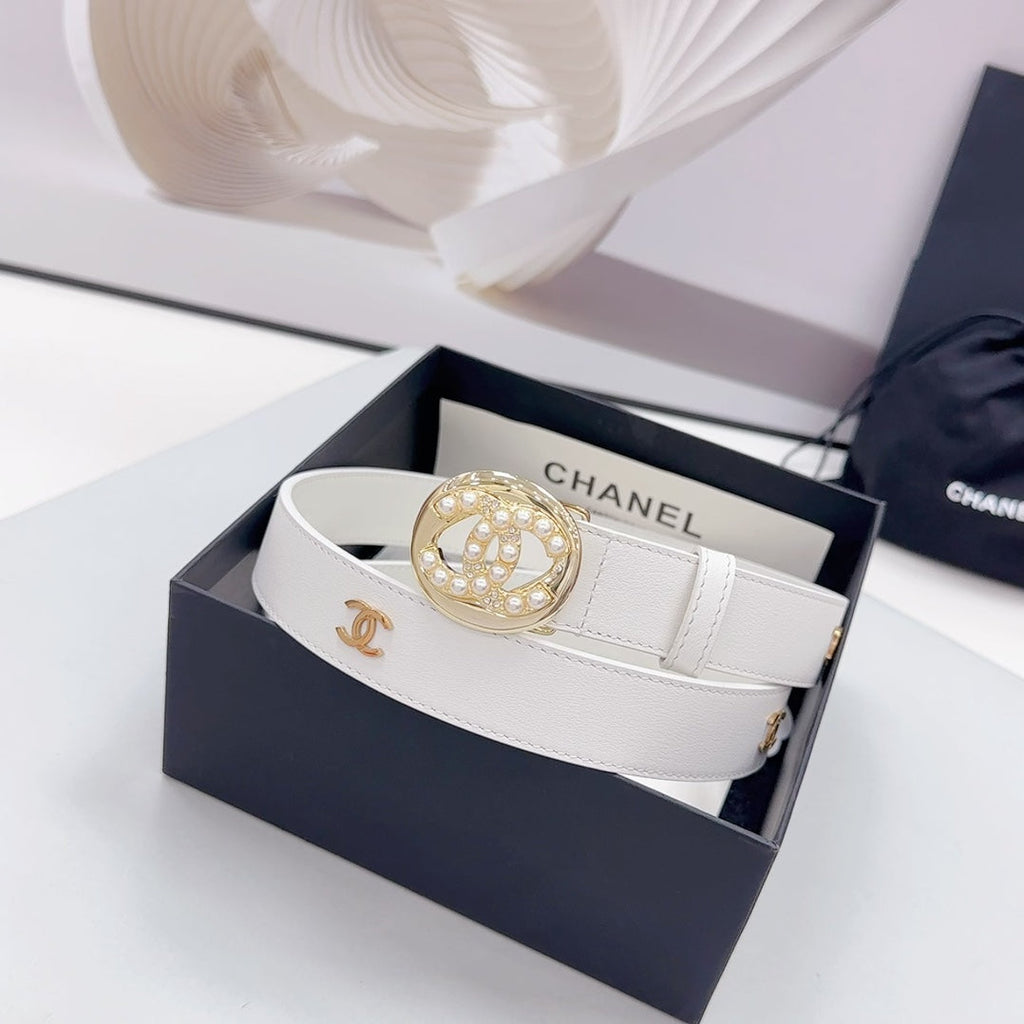 CHANEL 30MM BELT IN WHITE CALFSKIN GOLD HARDWARE ATTACH PEARLS