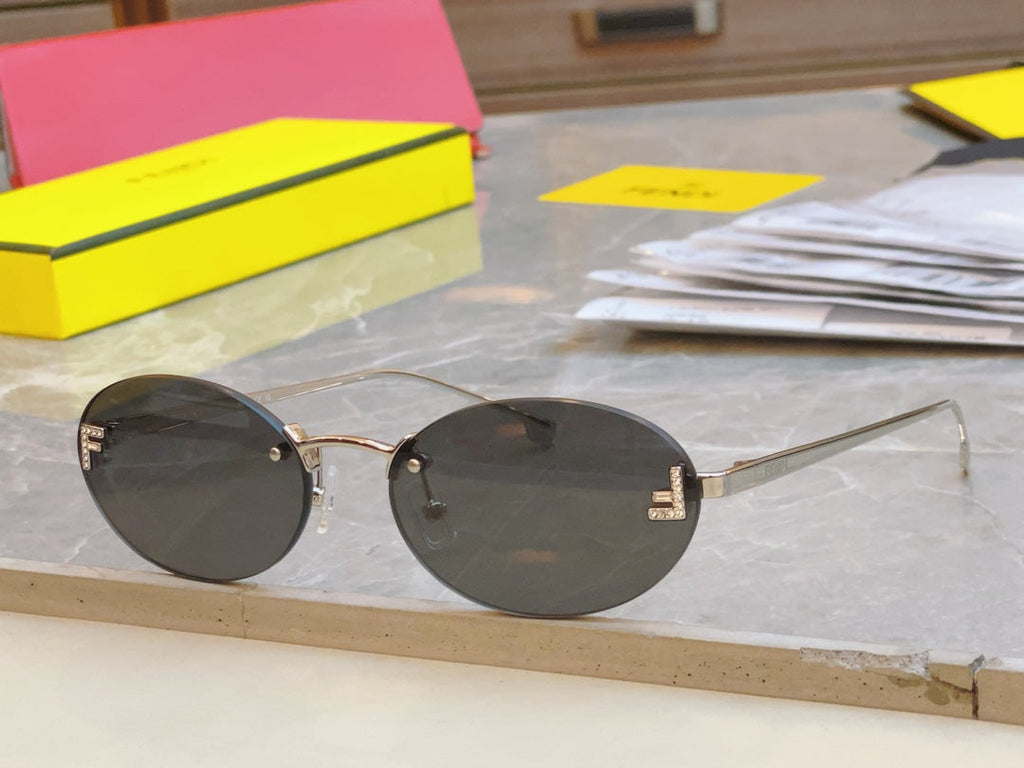 FENDI FIRST CRYSTAL OVAL FRAME SUNGLASSES FE4075US IN METAL
