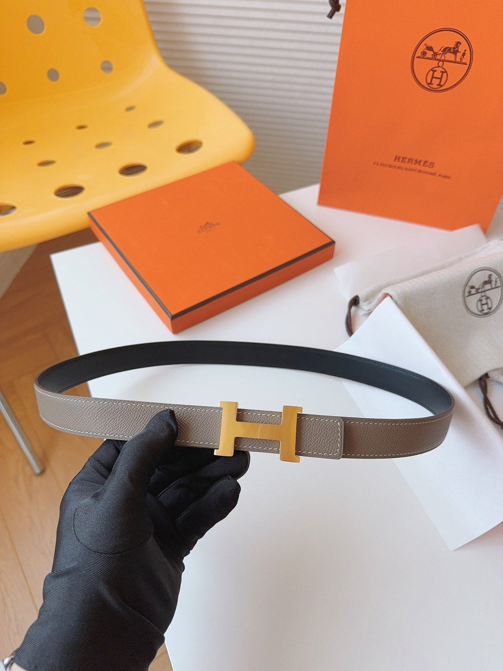 HERMES MINI H BELT BUCKLE & REVERSIBLE CAMEL BROWN LEATHER STRAP 24 MM GOLD HARDWARE