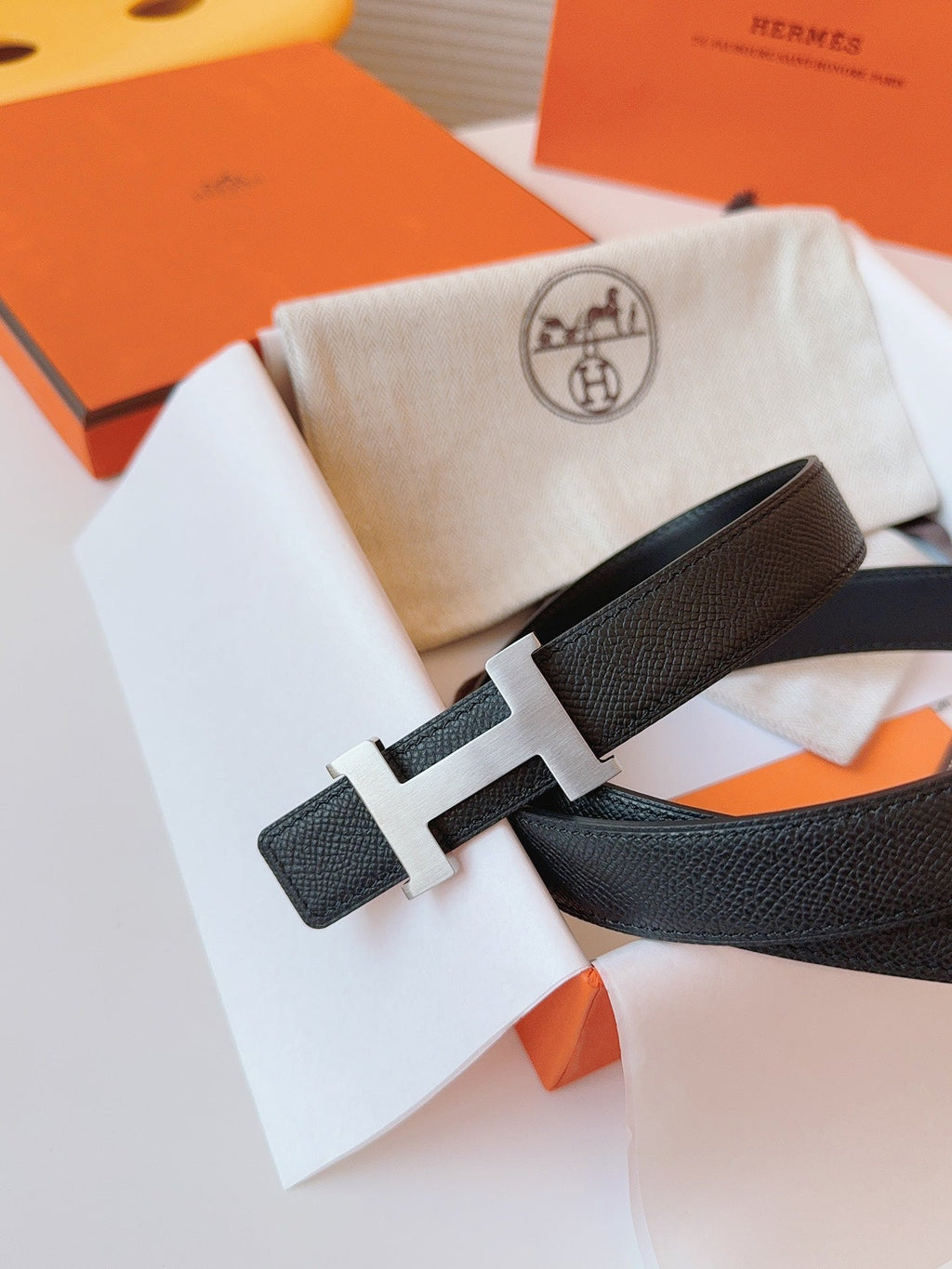 HERMES MINI H BELT BUCKLE & REVERSIBLE BLACK LEATHER STRAP 24 MM SILVER HARDWARE