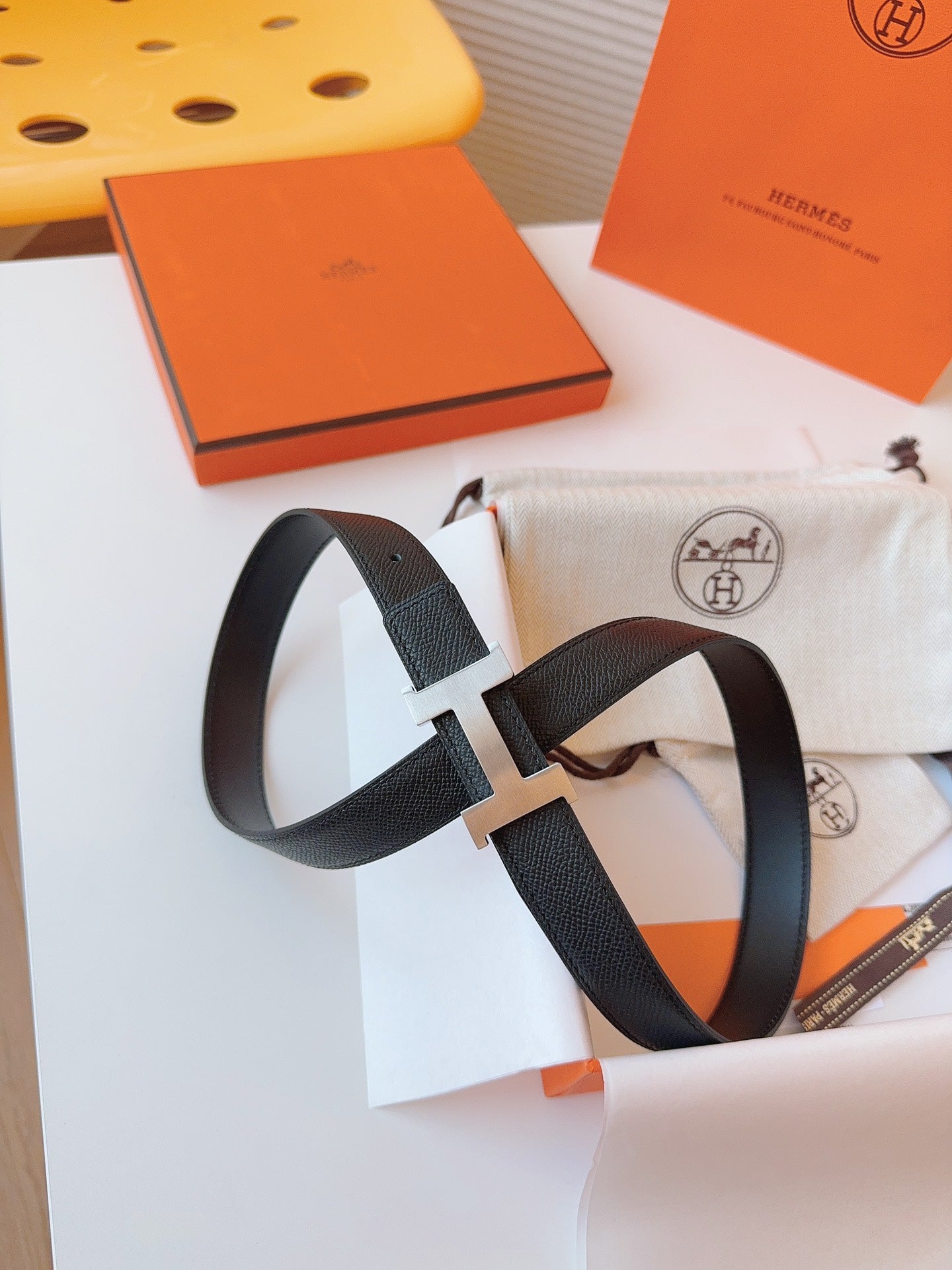 HERMES MINI H BELT BUCKLE & REVERSIBLE BLACK LEATHER STRAP 24 MM SILVER HARDWARE