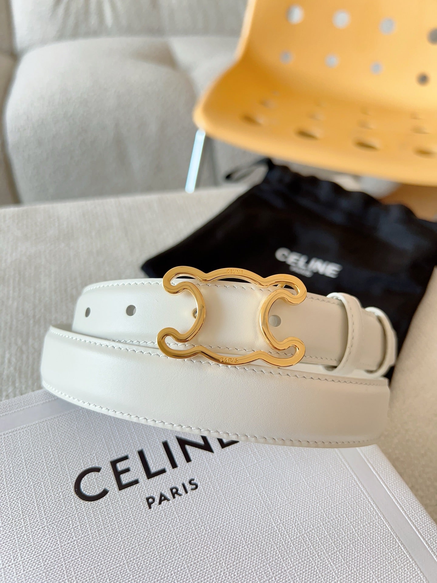 CELINE BELT 25MM TRIOMPHE LOGO CUT-OUT IN WHITE SMOOTH CALFSKIN WITH GOLD BUCKLE