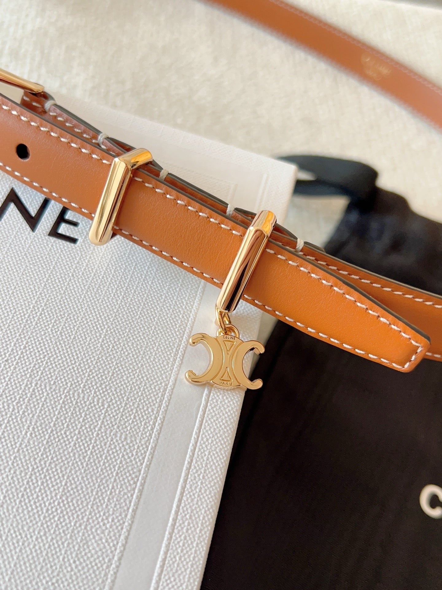CELINE CL BELT 18MM IN BROWN TAURILLON CALFSKIN GOLD BUCKLE