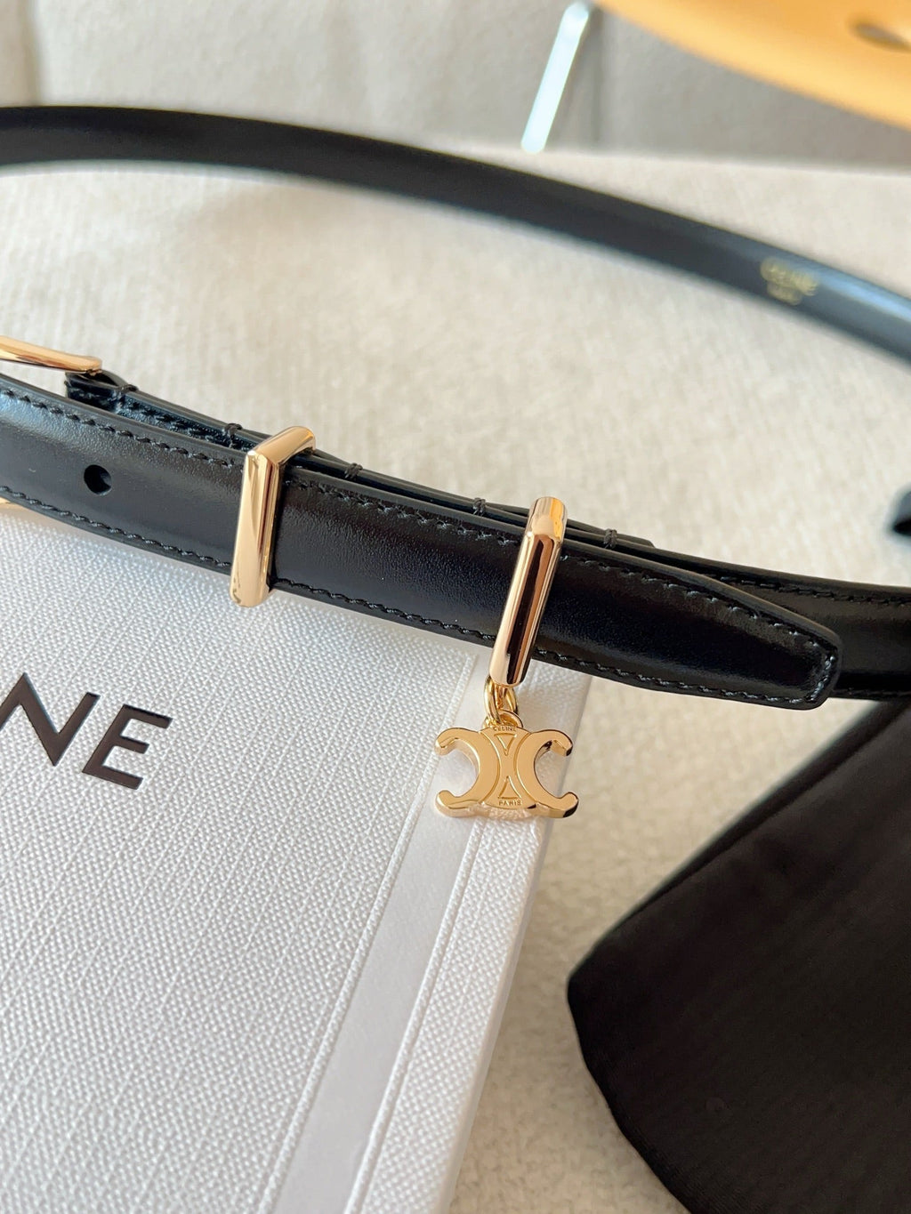 CELINE CL BELT 18MM IN BLACK TAURILLON GLOSSY CALFSKIN GOLD BUCKLE