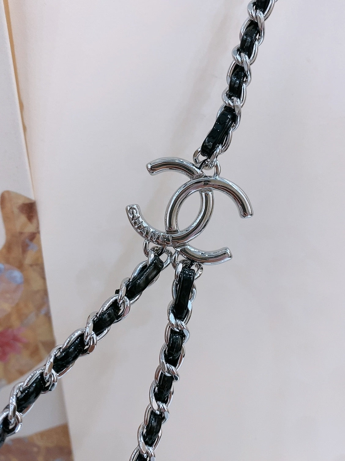 CHANEL CHAIN BELT IN SILVER METAL INTERWOVEN WITH CALFSKIN STRAPS