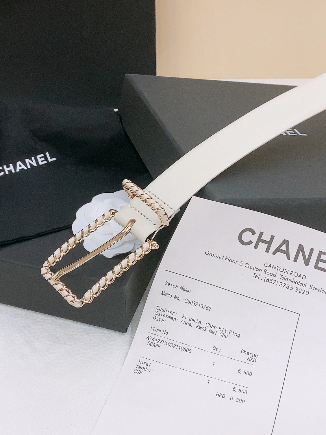 CHANEL BELT 30MM IN BLACK AND WHITE CALFSKIN WITH INTERWOVEN GOLD CHAIN BUCKLE