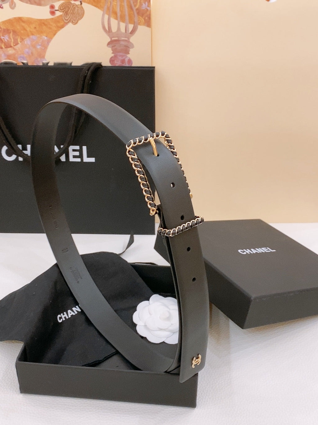 CHANEL BELT 30MM IN BLACK CALFSKIN WITH INTERWOVEN GOLD CHAIN BUCKLE