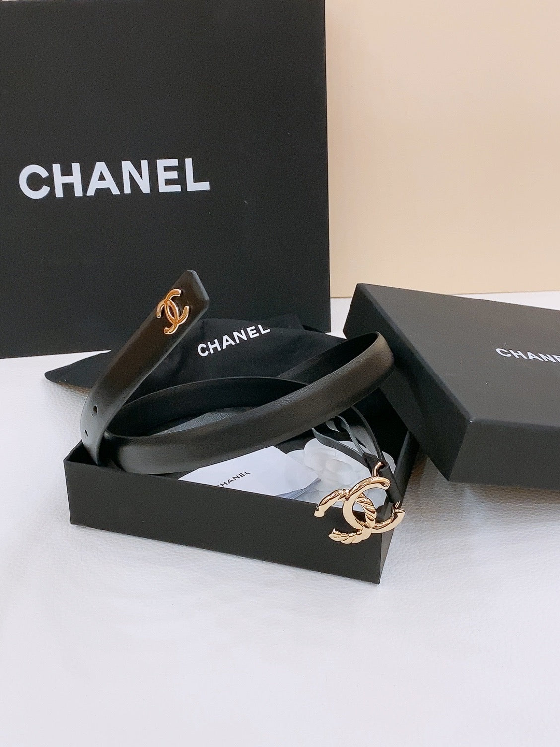 CHANEL DOUBLE C BELT 20MM IN BLACK CALFSKIN WITH GOLD-TONE CHAIN INTERWOVEN BUCKLE