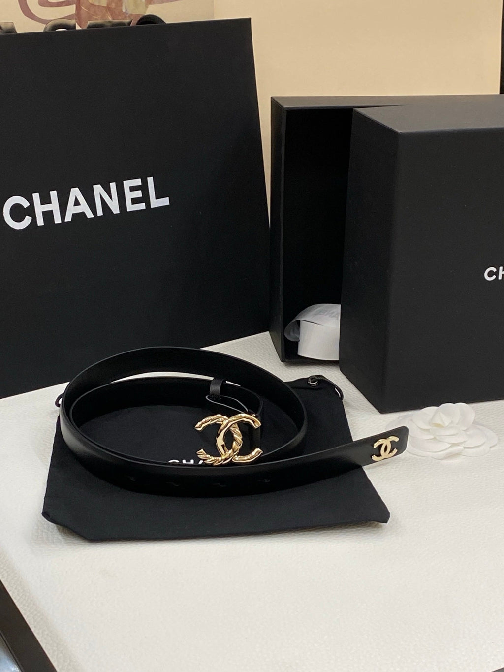 CHANEL DOUBLE C BELT 20MM IN BLACK CALFSKIN WITH GOLD-TONE CHAIN INTERWOVEN BUCKLE