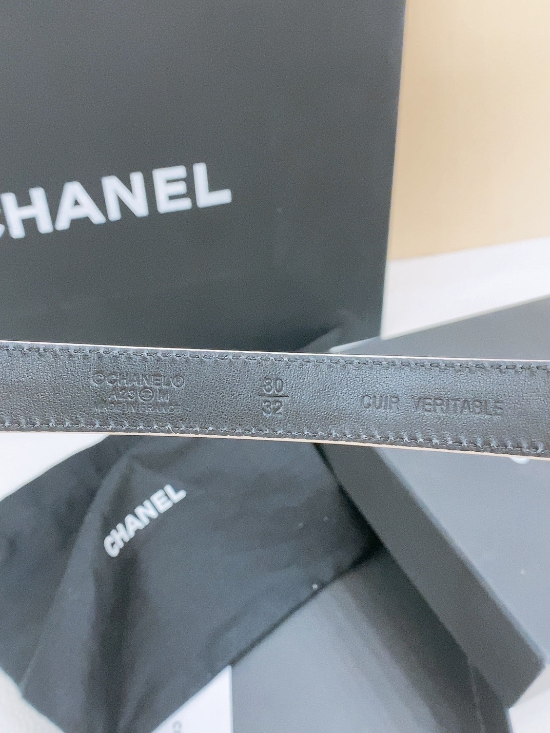 CHANEL DOUBLE C BELT 20MM IN WHITE CALFSKIN WITH QUILTED STITCHING SPIRAL SILVER BUCKLE