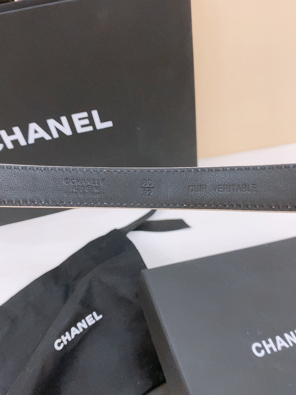 CHANEL DOUBLE C BELT 20MM IN WHITE CALFSKIN WITH QUILTED STITCHING SPIRAL GOLD BUCKLE