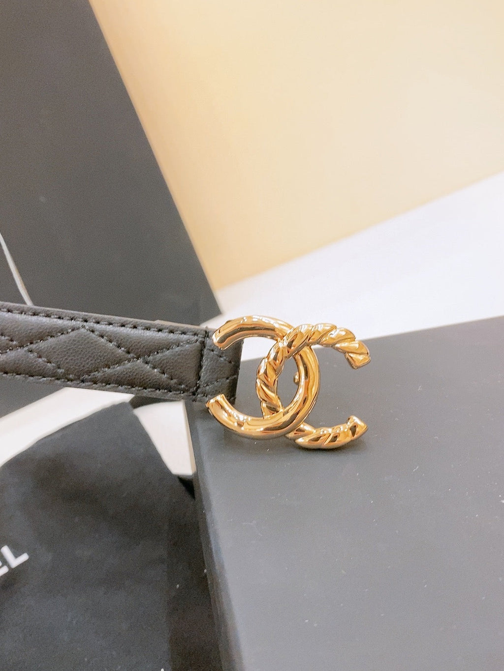 CHANEL DOUBLE C BELT 20MM IN BLACK CALFSKIN WITH QUILTED STITCHING AND SPIRAL GOLD BUCKLE