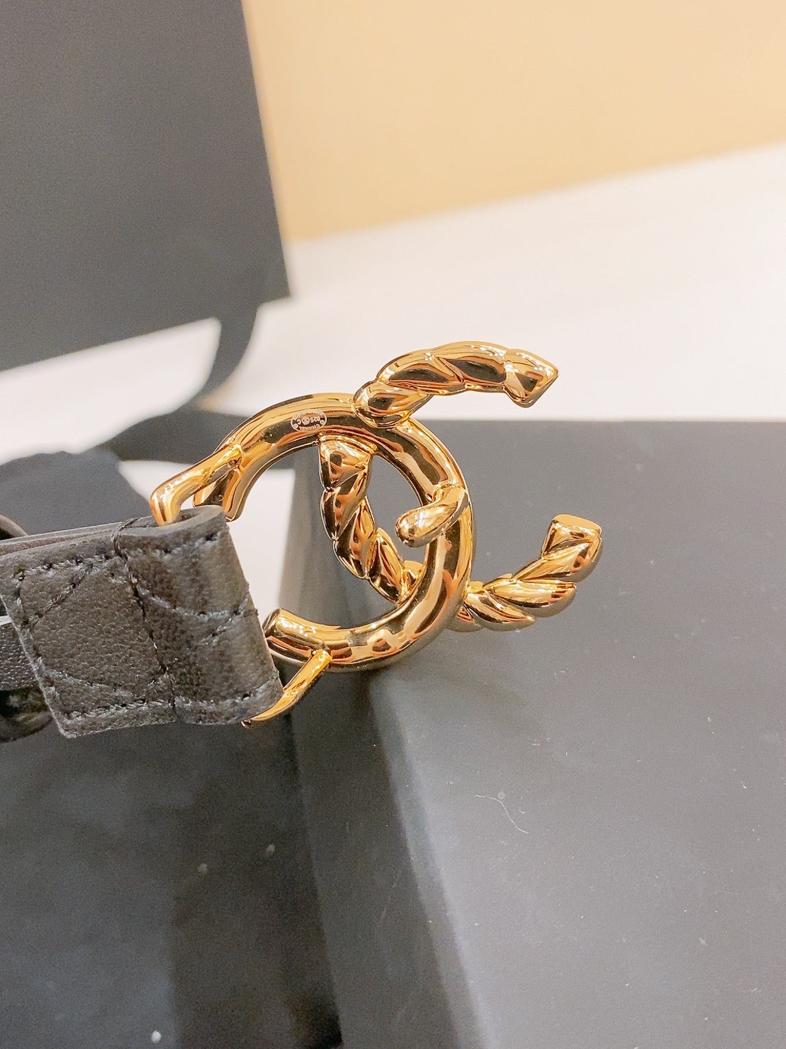 CHANEL DOUBLE C BELT 20MM IN BLACK CALFSKIN WITH QUILTED STITCHING AND SPIRAL GOLD BUCKLE